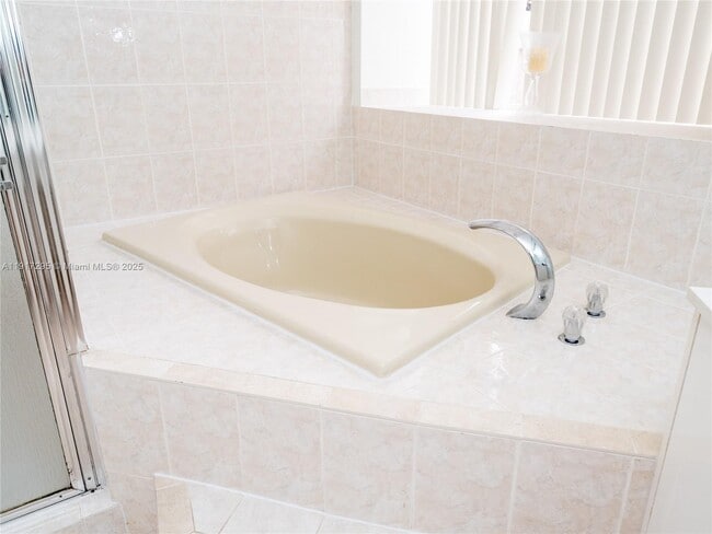 Building Photo - 10815 SW 145th Pl