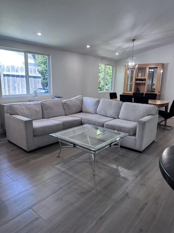 Building Photo - 9228 Ronda Ave