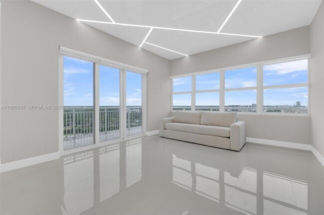 Building Photo - 18011 Biscayne Blvd
