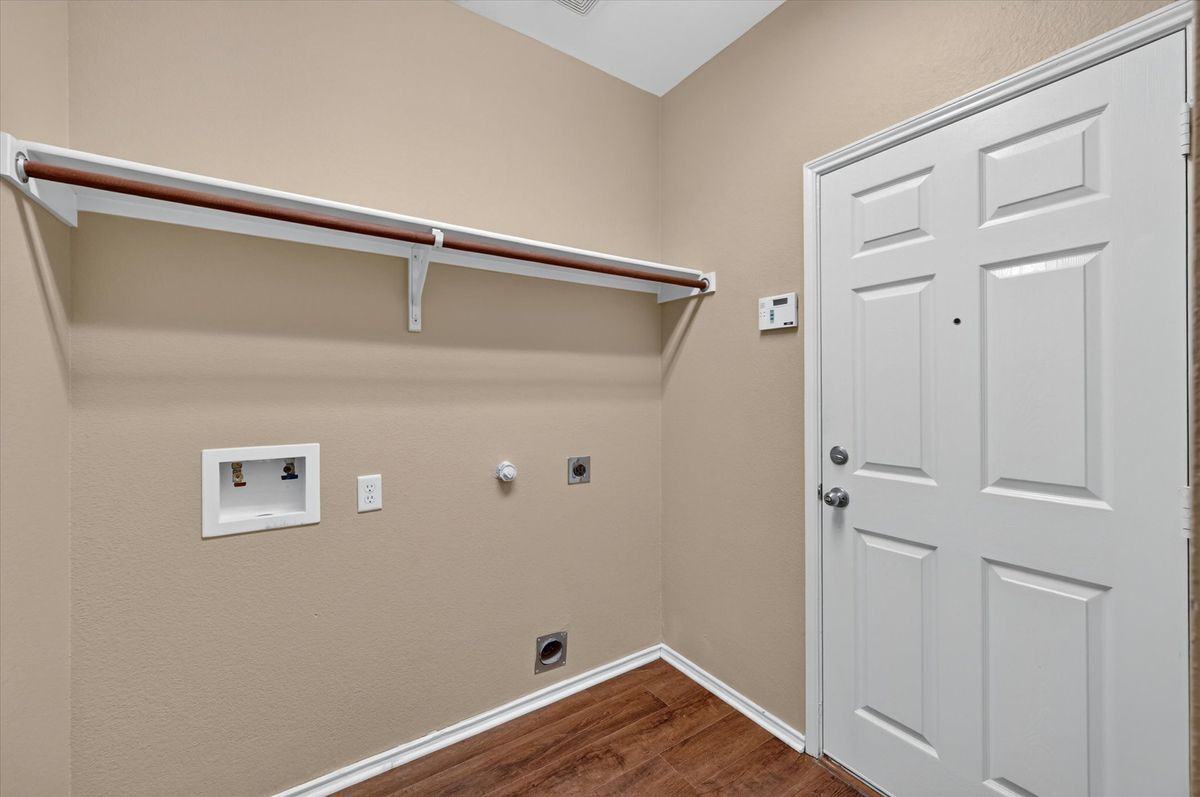 Building Photo - 2510 Sedona St