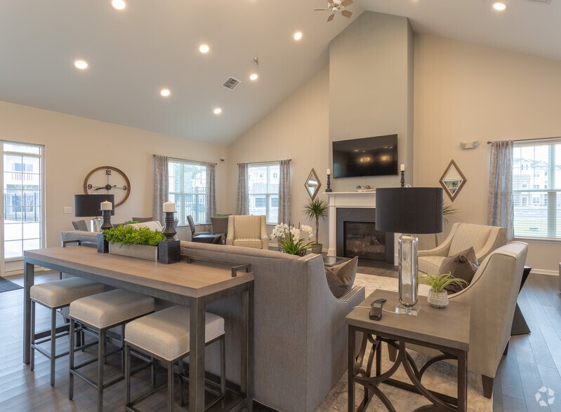 Clubhouse - Coventry Square Apartments