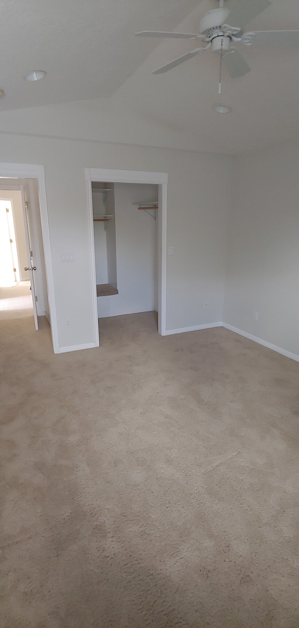 Building Photo - 936 Meadowbrook Dr