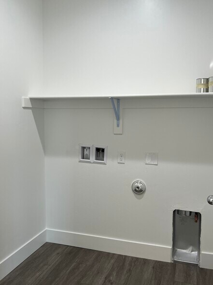 Building Photo - 5302 Hawkwatch Ln