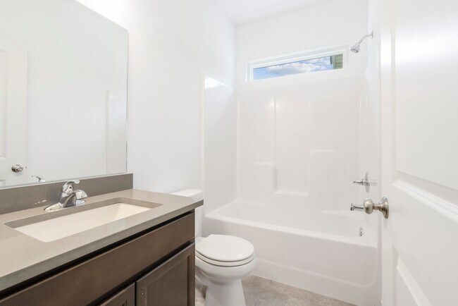 Building Photo - 127 Axlewood Dr