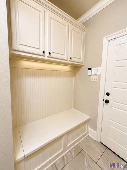 Building Photo - 41035 Talonwood Dr