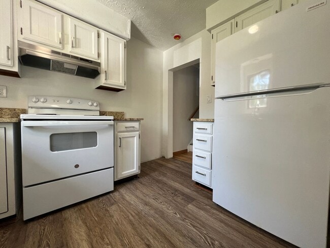 Building Photo - 19277 Dorothy Ave