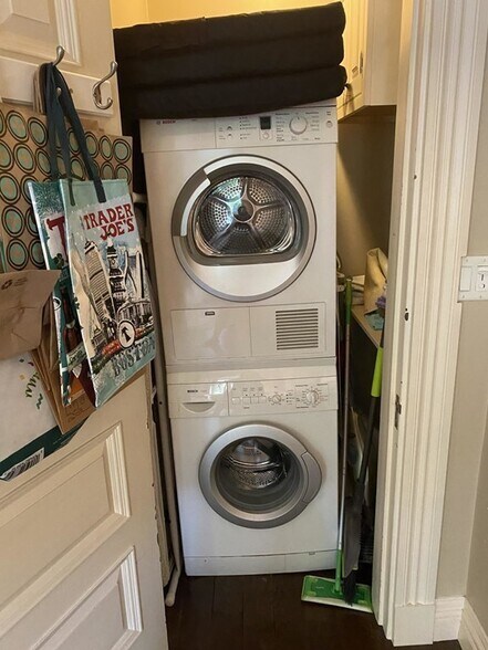 Building Photo - 170 Marlborough St