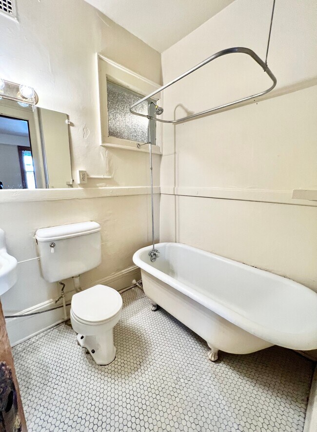 IMG_1089 - Cross Apartments