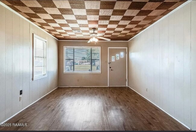 Building Photo - 907 Elizabeth St