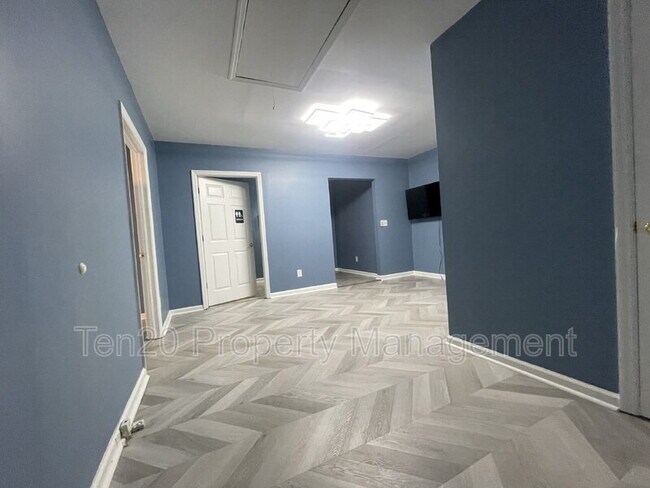 Building Photo - 4741 Armour Rd