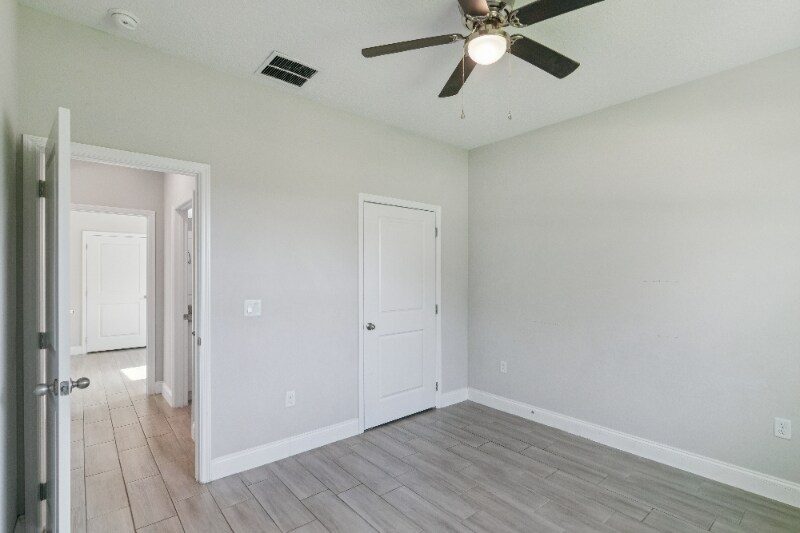 Building Photo - 969 Cambridge Ct