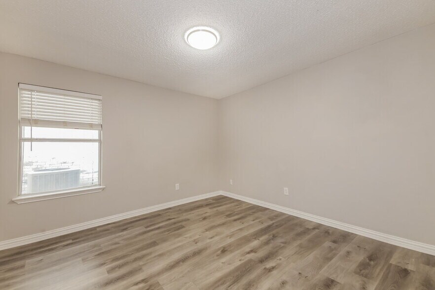 Building Photo - 4407 Cedar Crest Dr