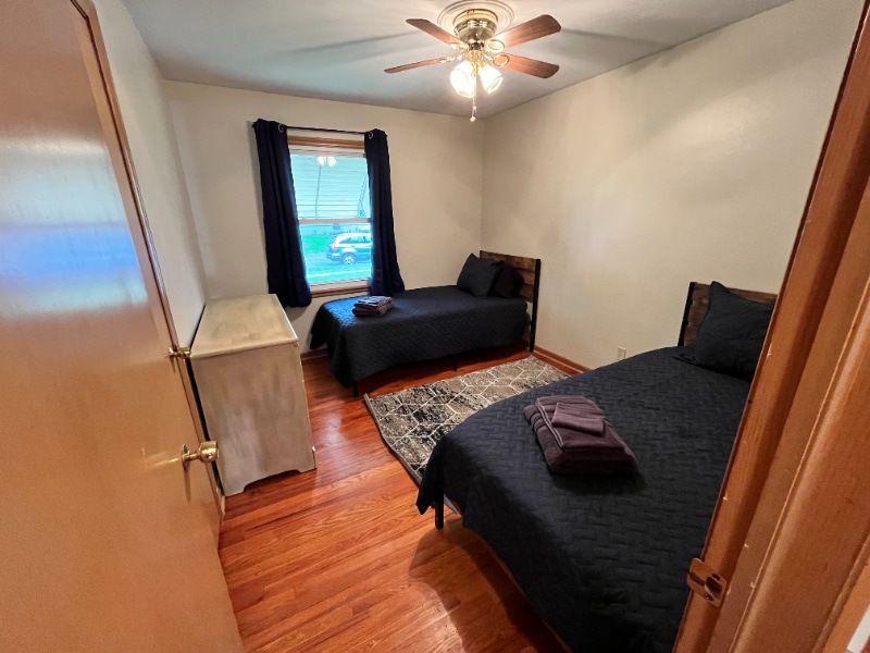 Building Photo - 4943 NE Gladstone Ave