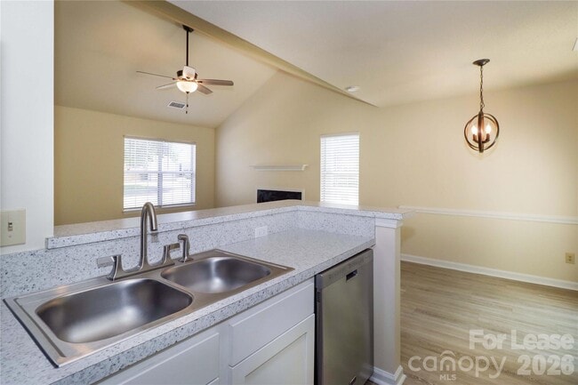 Building Photo - 155 Green Dragon Ct