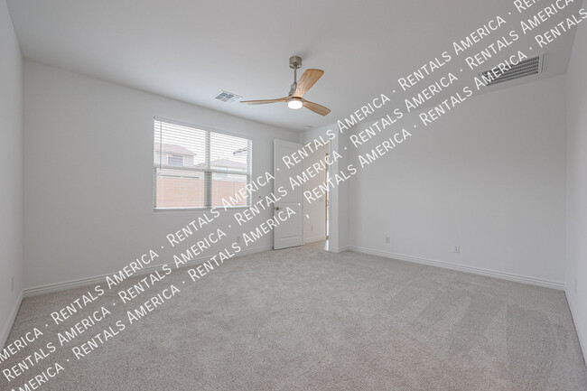 Building Photo - 16911 W Siesta Wy