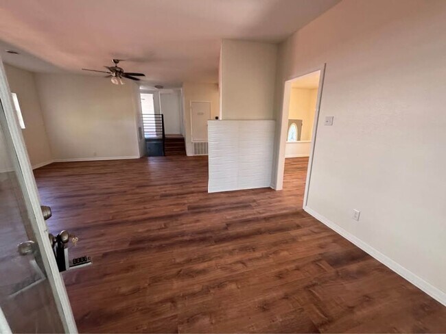 Building Photo - 14 Dellwood Dr