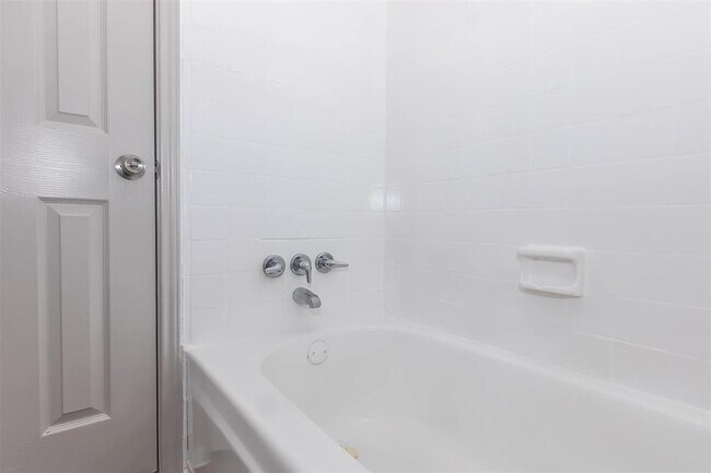 Building Photo - 1700 Seaspray Ct