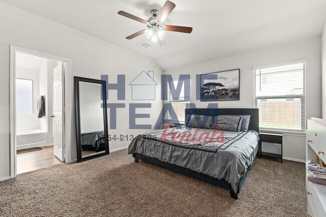 Building Photo - $200 Off First Months Rent