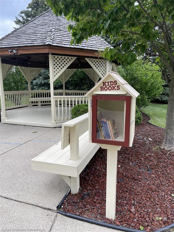 Building Photo - 42595 Lilley Pointe Dr