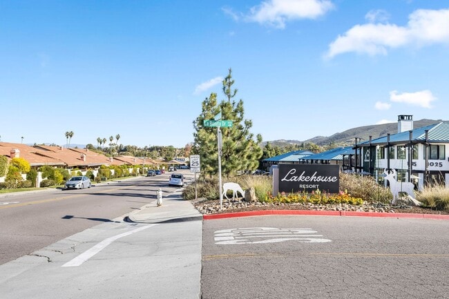 Building Photo - Great lake San Marcos Rental