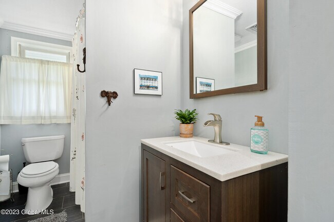 Building Photo - 1 Laurie Ln