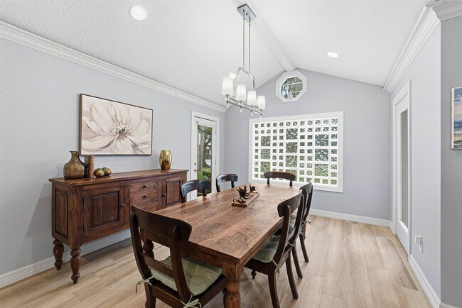 Building Photo - 4600 Huisache St