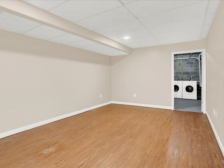 Building Photo - 809 Old Silver Spring Rd