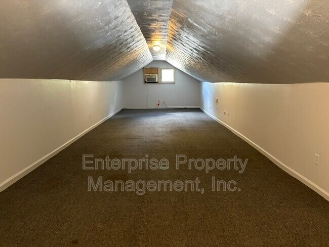 Building Photo - 2371 Parkway Pl