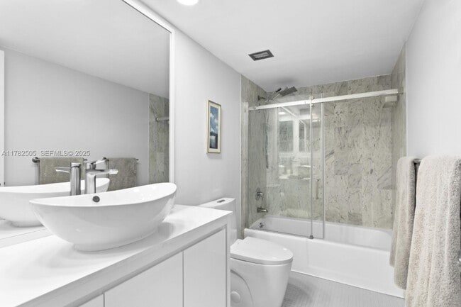 Building Photo - 881 Ocean Dr