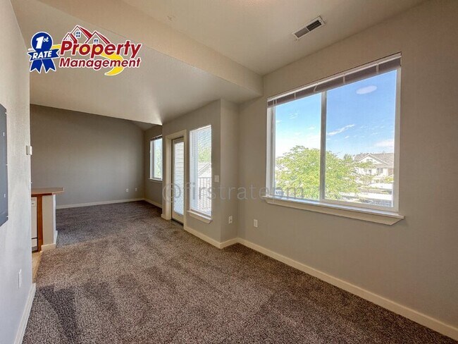Building Photo - 272 W Mallard Dr