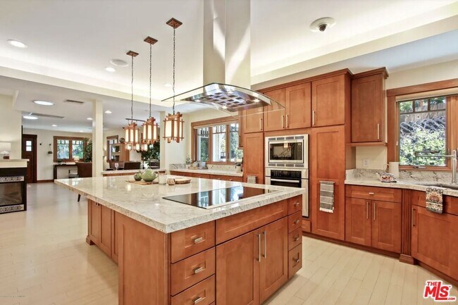 Building Photo - 130 S Arroyo Blvd