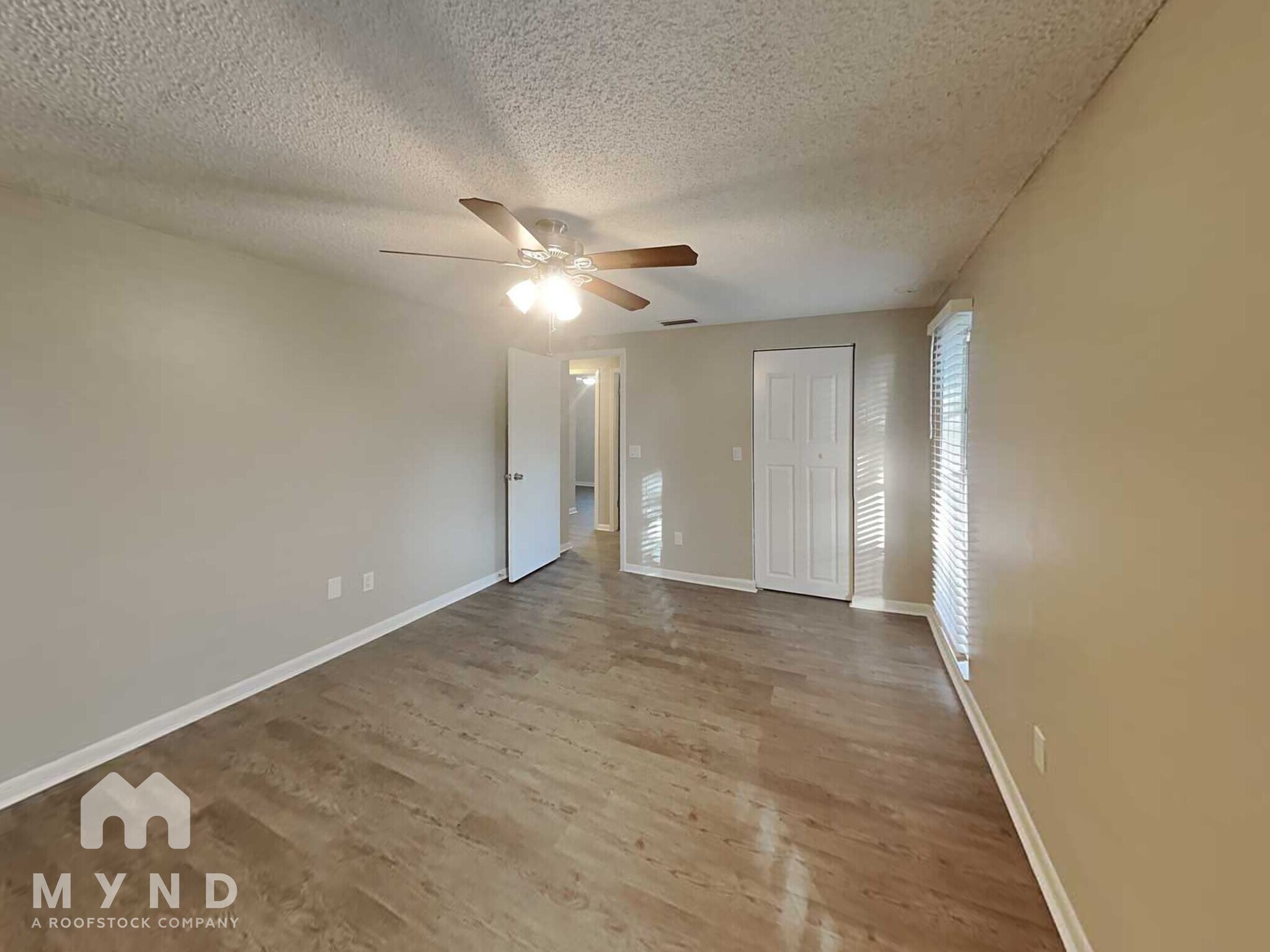 Building Photo - 2233 Selkirk St