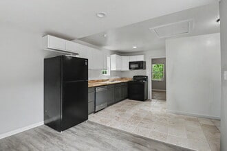 Building Photo - 1 bedroom for rent!