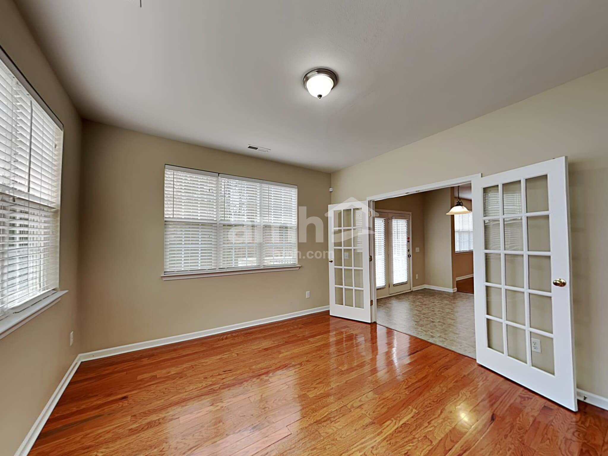 Building Photo - 8411 Laurel Run Dr