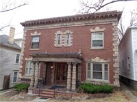 Building Photo - 166 Pine St