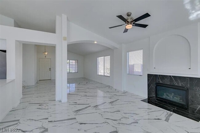 Building Photo - 3706 Lake Victoria Dr