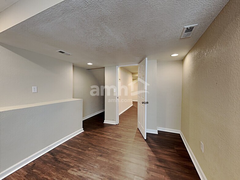 Building Photo - 17630 E 104th Pl