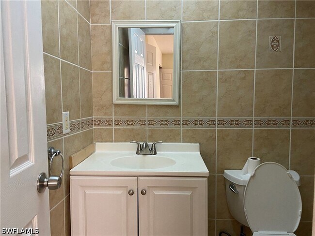 Building Photo - 180 Turtle Lake Ct