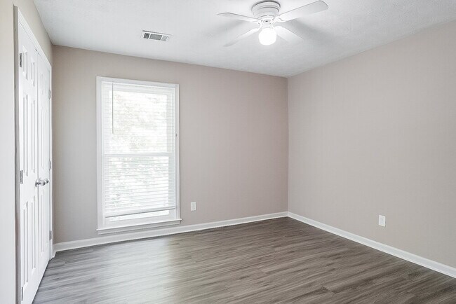 Building Photo - 99 Sleepy Hollow Trail