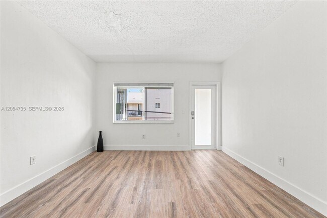 Building Photo - 319 NE 80th St