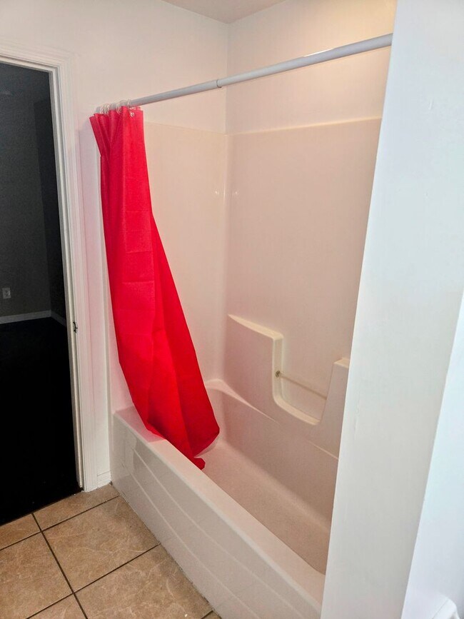 Building Photo - Price Improved!!!!-Large Family Home-Great...