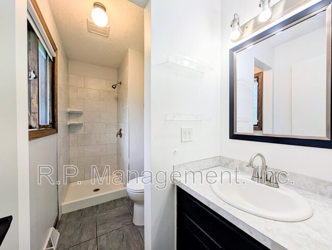 Building Photo - 4382 Rosebriar Ave