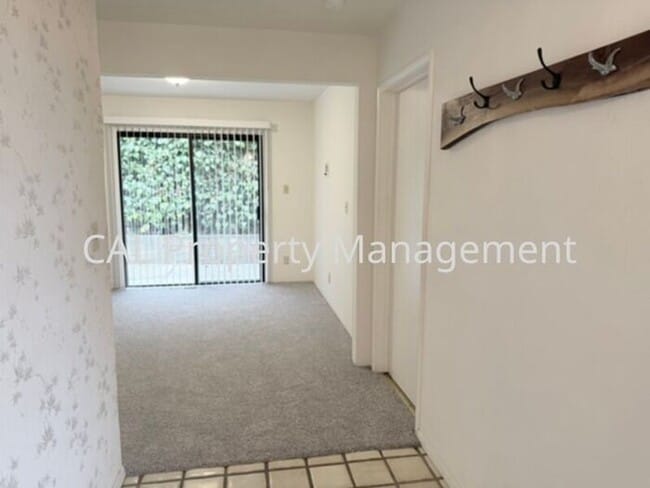 Building Photo - Beautiful 3-Bedroom Pebble Beach Home!