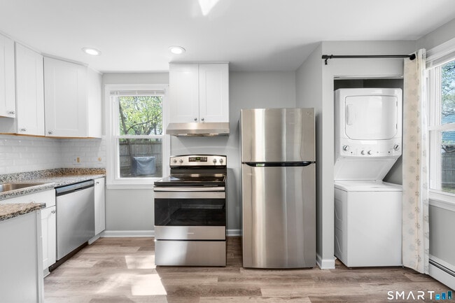 Building Photo - 224 Melville Dr