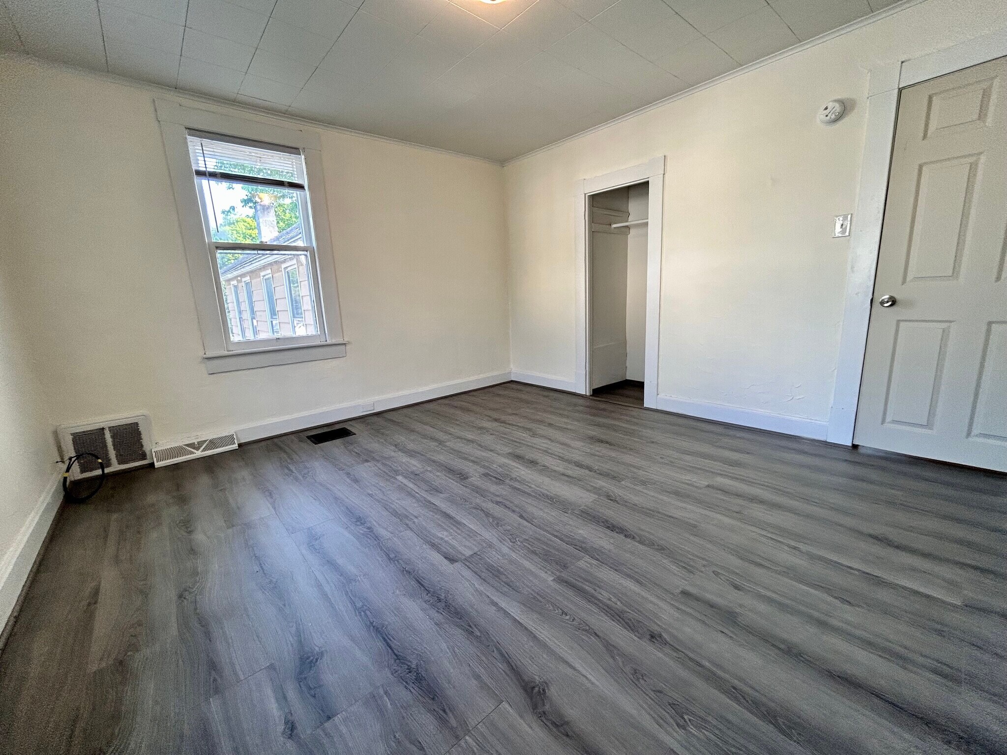 Building Photo - 108 Karns Ave