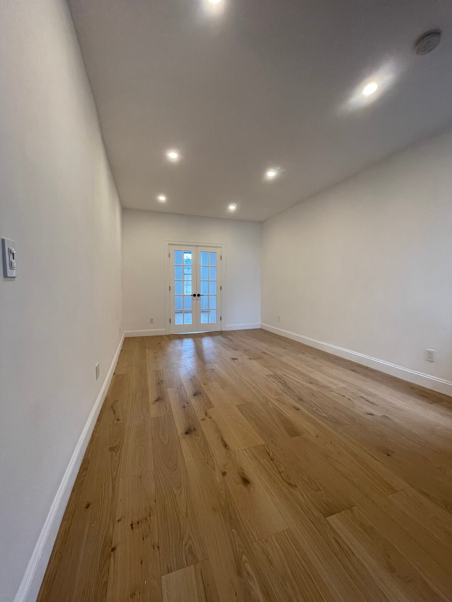 Living Room - 1813 Linden St
