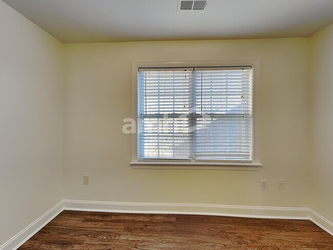 Building Photo - 2003 Monaco Ct