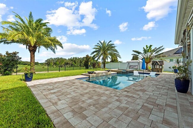 Building Photo - 14807 Winter Stay Dr