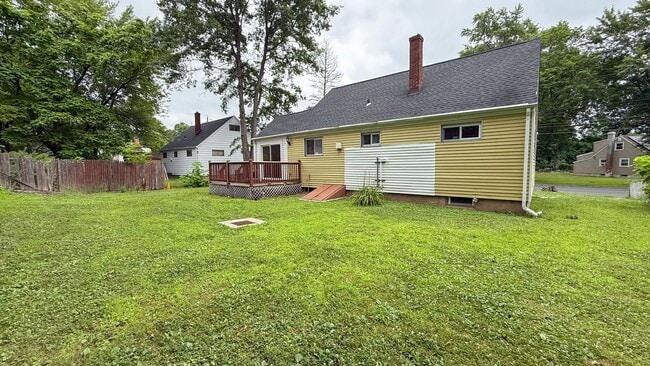 Building Photo - Gorgeous single-family home near Hartford ...