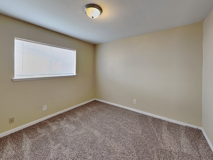 Building Photo - 1517 Camelia Dr